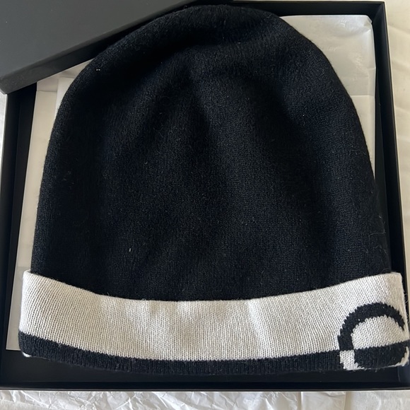 Chanel hat - Picture 2 of 4